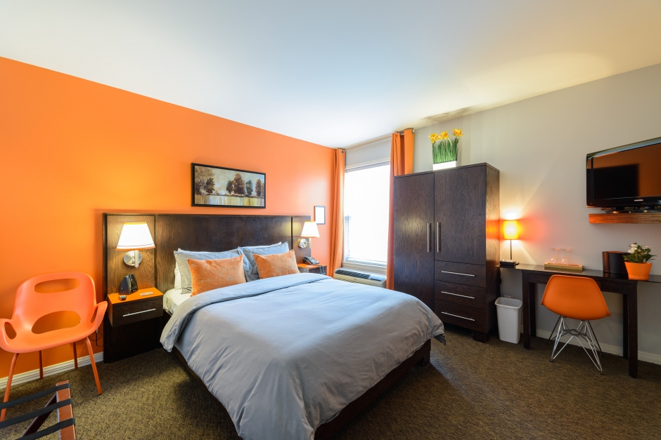 206 Champlain Room Official website of the Auberge aux deux lions hotel